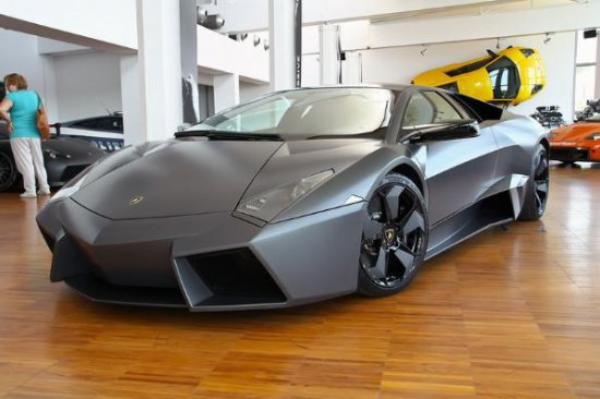 Lamborghini m�zesi!