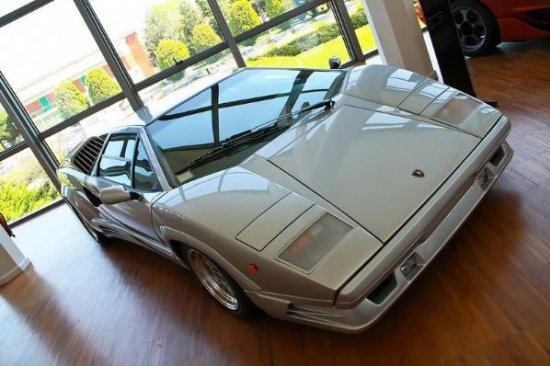 Lamborghini m�zesi!