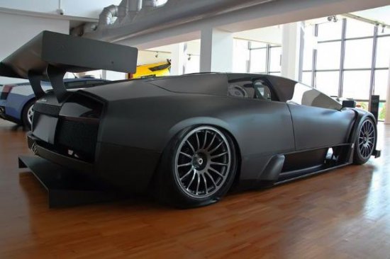Lamborghini m�zesi!