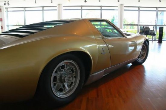 Lamborghini m�zesi!