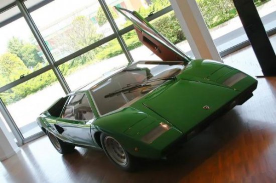 Lamborghini m�zesi!