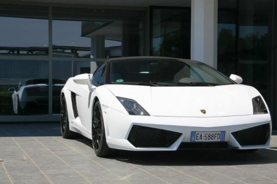 Lamborghini m�zesi!