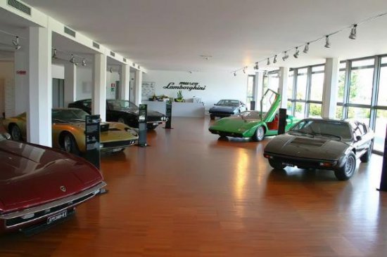 Lamborghini m�zesi!