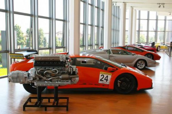 Lamborghini m�zesi!