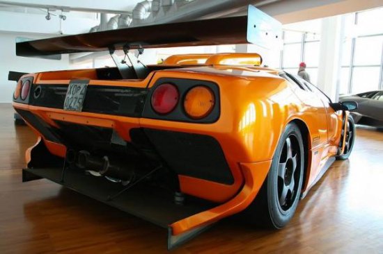 Lamborghini m�zesi!