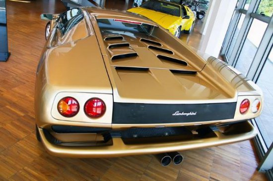 Lamborghini m�zesi!