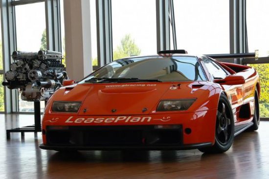 Lamborghini m�zesi!