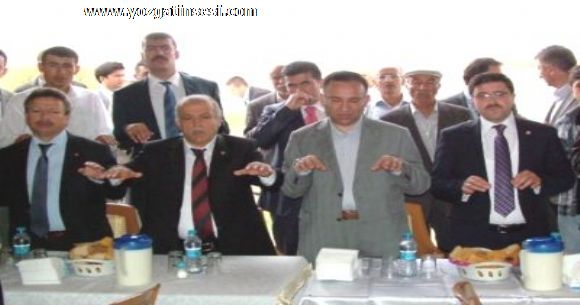 Ba�bakan Yard�mc�s� Bozda�, Ya�mur Duas�na Kat�ld�