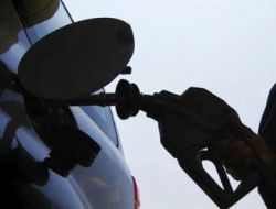 Benzin ve Motorine �ndirim Geliyor