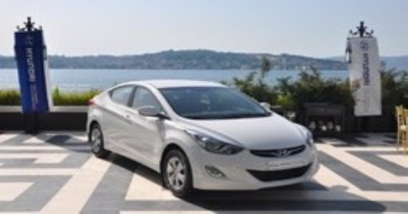 Hyundai Elentra T�rkiyeye geldi