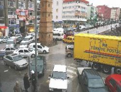 PTT'nin ara�lar� trafi�i engelliyor