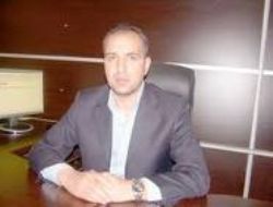 K�pekler Sahiplerini Yedi