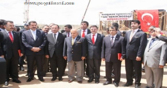 Yenifak�l� Meslek Y�ksek Okuluna Kavu�uyor