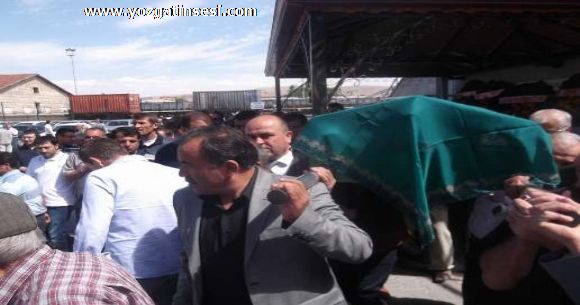 YOG�SAD Ba�kan� Ayhan �elikin annesi Ay�e �elik topra�a verildi.