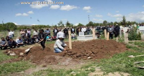 Yozgat'ta Kkka den Hayat�n� Kaybeden Kad�n Topra�a Verildi